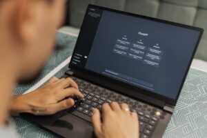 Artificial intelligence is being used by small businesses in order to increase their productivity.