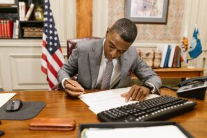 The Impact of Artificial Intelligence on the Decision-Making Processes of Governments
